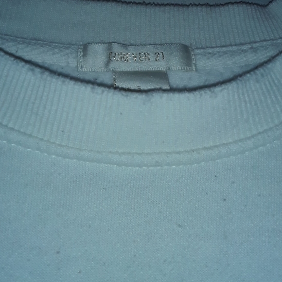 Cute off-white cropped sweatshirt! - Picture 4 of 6